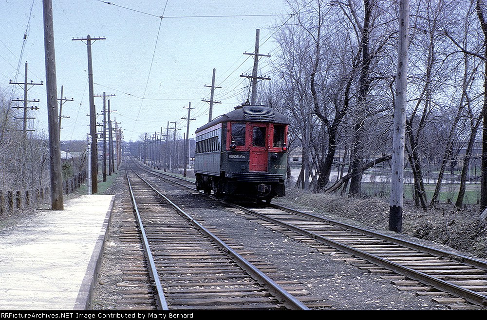 CNS&M 712 Covers the MidDay Mundelein Branch Shuttle